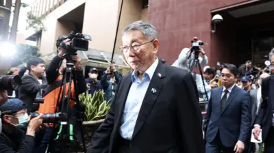 柯文哲步出台北地方法院