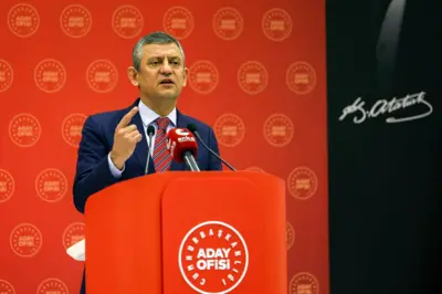 CHP Genel Başkanı Özgür Özel, 12 Ocak'ta Cumhurbaşkanlığı Aday Ofisi Yürütme Kurulu toplantısı sonrası gazetecilerin sorularını yanıtladı