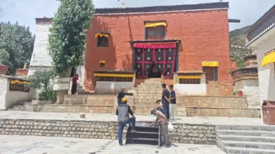 लो गेकर दामोदरकुण्डस्थित बौद्ध गुम्बा
