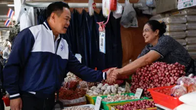 ဖုန်ကျိုင်ထိုင်းပါတီခေါင်းဆောင် လက်ရှိ ဝန်ကြီးချုပ်အနုတင်ချန်ဝီရကူလ်