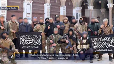 عکس دست جمعی نیروی نظامی کتیبه غرباء ترکستان