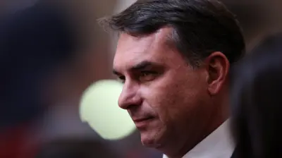 Flavio Bolsonaro, de perfil
