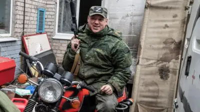 Российский военный из Донбасса на мотоцикле