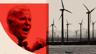 Imagen de Biden junto a unos molinos de viento