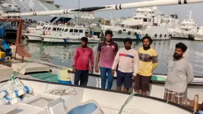 ماهیگیران در عکس دست جمعی