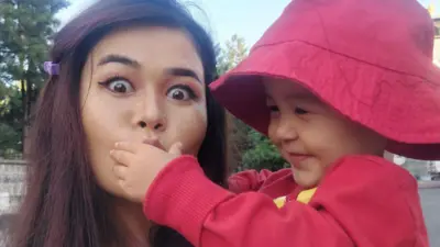 آرمین چهارساله در ماه مه سال ۲۰۲۴ همراه با پدرش به افغانستان اخراج شد. 