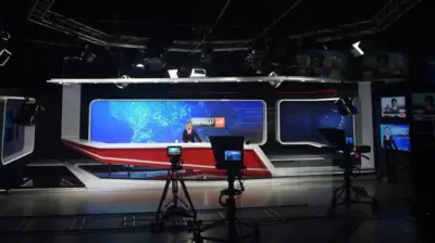 تصویری از داخل استدیوی طلوع‌نیوز افغانستان