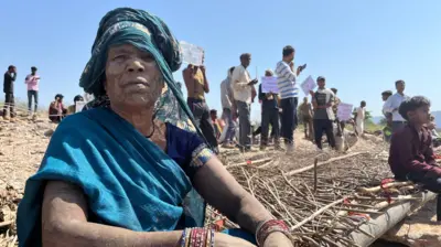 ट्राइबल विमन प्रोटेस्टर