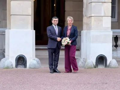 Ўзбекистон Ташқи Ишлар вазири Бахтиёр Саидов ва Британия Ташқи Ишлар вазири Ивет Купер.