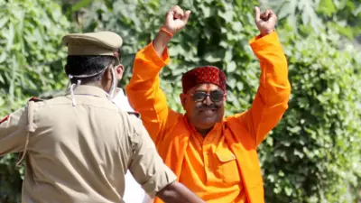संतोष दुबे