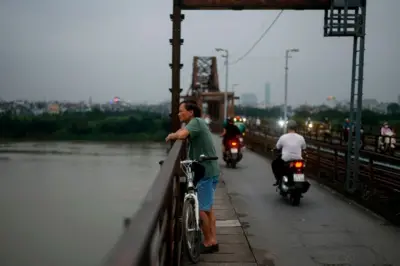 Cầu Long Biên