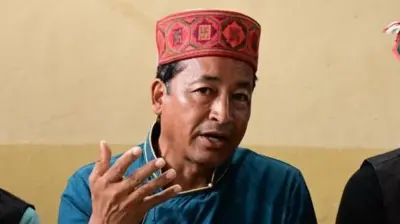 CHANDIGARH, INDIA - SEPTEMBER 27: Ladakh educationist and environment activist Sonam Wangchuk along with others interacting with media on his Chalo Delhi Climate March at Gurudwara sector 38 on September 27, 2024 in Chandigarh, India. Wangchuk, known for his innovative approaches to climate action, has embarked on a 1,000-kilometer foot march from Ladakh to New Delhi, advocating for greater autonomy for the region under the Indian Constitution. (Photo by Ravi Kumar/Hindustan Times via Getty Images)