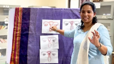 ਕਮਲਾ ਨਿੰਬਕਰ ਬਾਲ ਭਵਨ ਦੇ ਪ੍ਰਿੰਸੀਪਲ ਗੀਤਾ ਬੋਬੜੇ