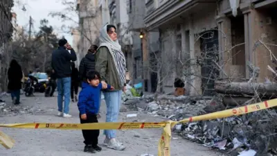 ઈરાનમાં યુદ્ધ, માતાઓની પરિસ્થિતિ, બાળકોને પીટીએસડી, અમેરિકા-ઇઝરાયલ અને ઈરાન યુદ્ધ, બસીઝ, બાળ સૈનિક,, બીબીસી ગુજરાતી 