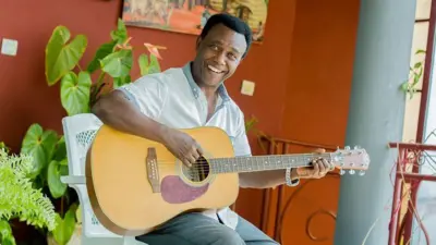 Ngabo Leonce afise igitari 