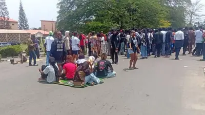 Awọn akẹkọọ naa lasiko iwọde wọn