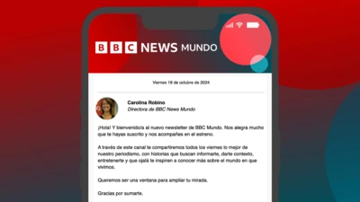 Celular con el newsletter de BBC News Mundo del 18 de octubre de 2024.