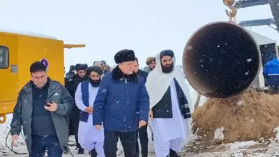 امیرخان متقی،‌ وزیر خارجه حکومت طالبان، و رشید مردوف،‌ وزیر خارجه ترکمنستان، از پیشرفت کار پروژه تاپی در خاک افغانستان بازدید کردند. 