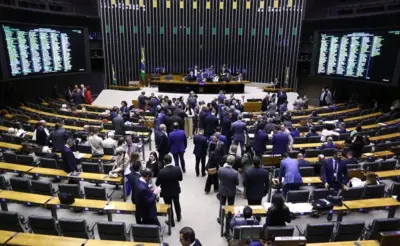 Deputados na sessão do Plenário