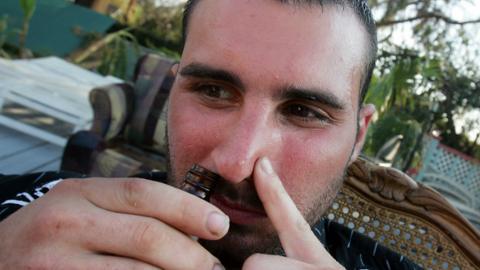 Qué son los “poppers”, la droga recreativa popular entre los gays que