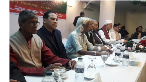 Joan Bliss bilan porno videolar