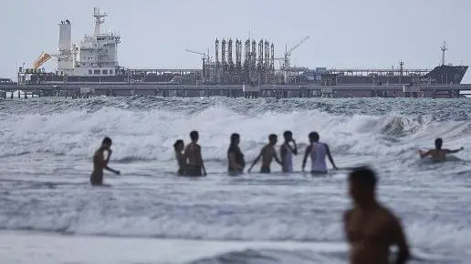 Venezuela acusa a EEUU de ‘extorsión’ por incautación de petroleros