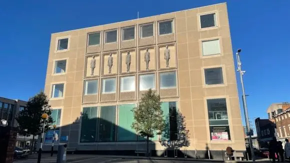 No se espera que la biblioteca vuelva a abrir antes de 2029