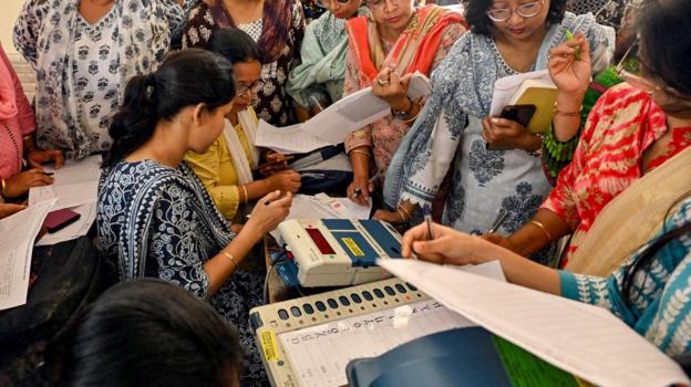 पश्चिम बंगाल, असम, केरल और तमिलनाडु में किसकी बन सकती है सरकार