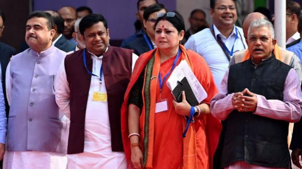 शुभेंदु अधिकारी बनेंगे पश्चिम बंगाल के सीएम या बीजेपी किसी और चेहरे पर खेलेगी दांव?