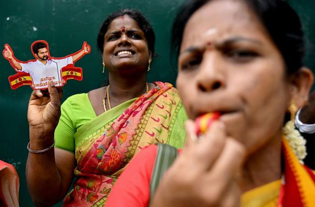 तमिलनाडु के राज्यपाल पर क्यों उठ रहे हैं सवाल?