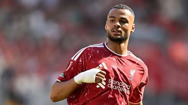 Tottenham quiere a Gakpo, Forest ataca a Reijnders