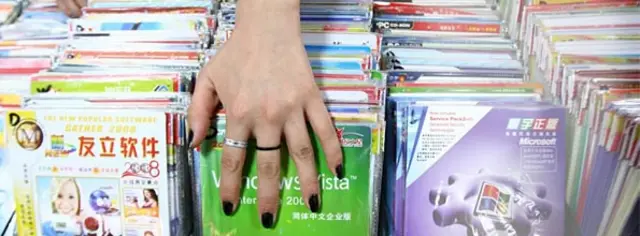 Các phần mềm lậu thường được bày bán tràn lan ở Trung Quốc