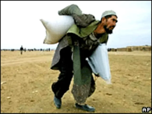 هر کال د روژې په میاشت کې د افغانستان په بازارونو کې د پيریدلو تقاضا ډیریږي ، چې د بیو د لوړیدیو سبب کیږي، خو له سبا ورسته به مالومه شي، چې د سوداګرۍ او صنایعو د خونې دغه پروګرام د بیو په ټیټیدو څومره اغیزه وکړي.