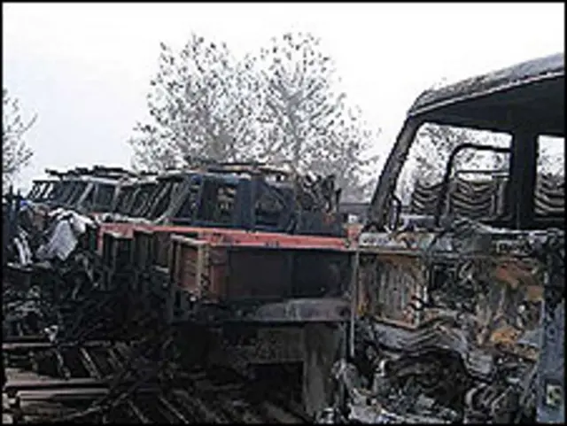 کامیون های سوخته ناتو