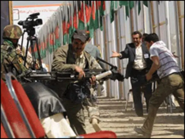 سفما وايي هغه رسنۍ د خپلو موخو لپاره د خپلو خبریالانو له ګواښلو ګټه اخلي، حکومت یې باید پروړاندې جدي ګام پورته کړي.