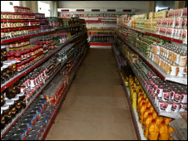 تولیدات ایرانی در یک مغازه در کابل