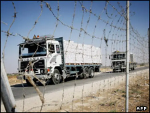 کامیون های عازم غزه - تصویر آرشیوی