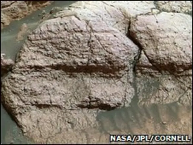 برخی از سنگ هایی که توسط آپورتیونیتی کشف شد زمانی در قعر یک رودخانه قرار داشته اند