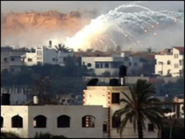 حملات به نوار غزه ادامه دارد