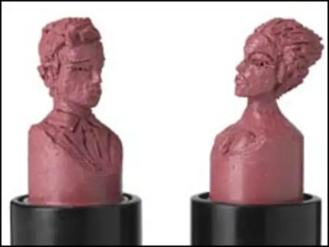 Microestátuas de Pitt e Jolie