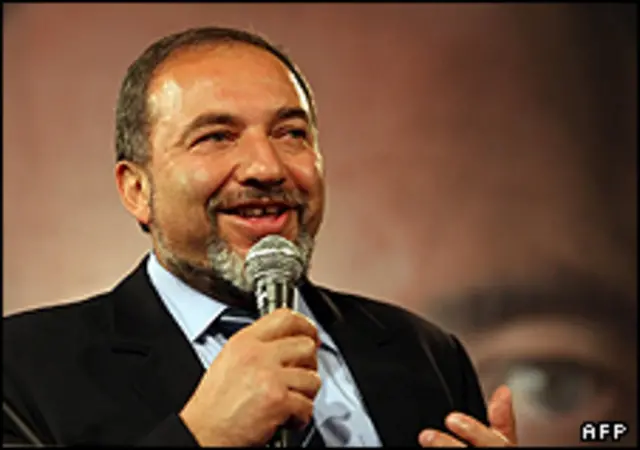 آویگدور لیبرمن احتمال ائتلاف با هر دو حزب كادیما و لیكود را رد نكرده است