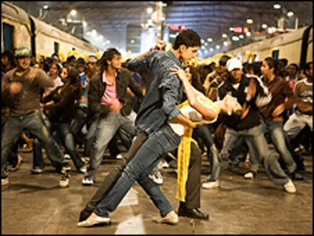 स्लमडॉग मिलियनेयर को 2008 में सर्वश्रेष्ठ फिल्म चुना गया.