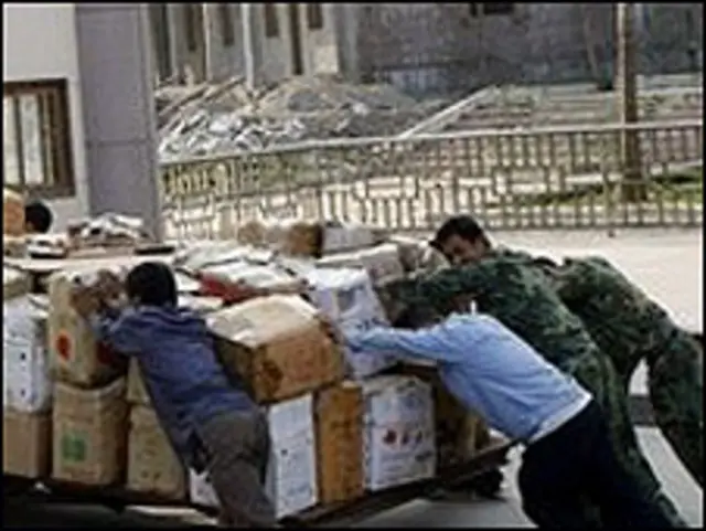 Mậu dịch biên giới phát triển rầm rộ từ thập niên 1990