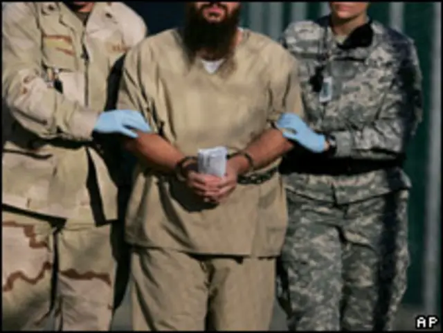 Tù nhân trại Guantanamo