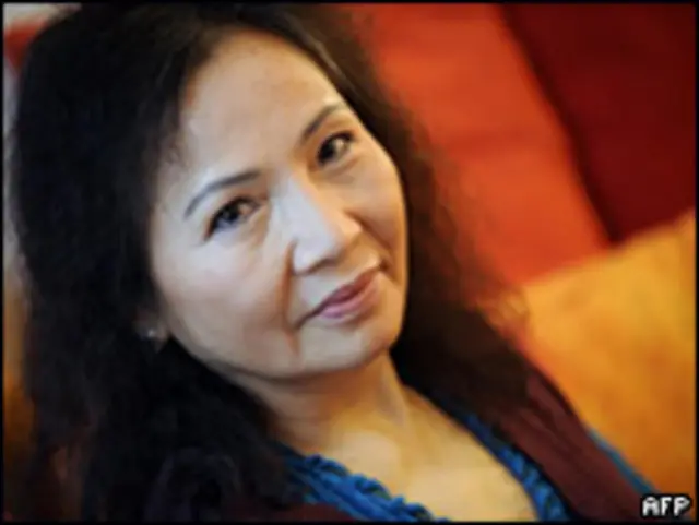 Nhà văn Dương Thu Hương hiện sống tại Paris