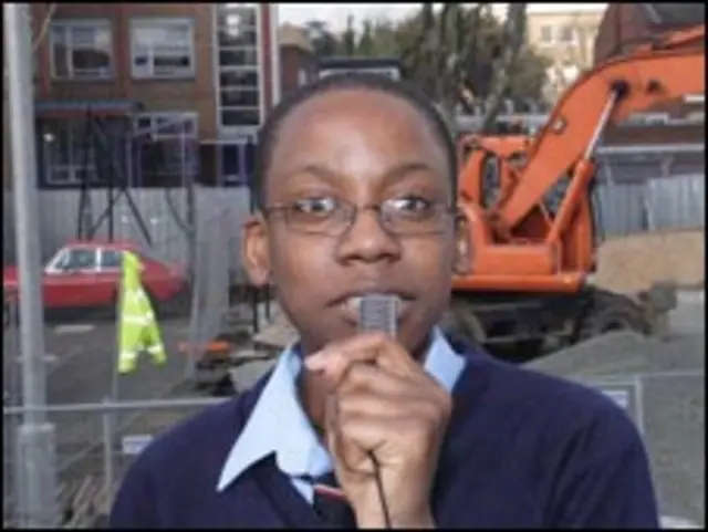 Học sinh làm báo