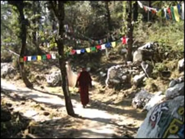 Thanh niên tới Dharamsala để học và để gặp mặt Đức Dalai Lama