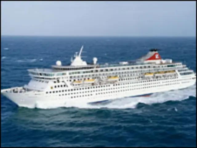 متعدد مسافر جہازوں کو نشانہ بنائے جانے کی بھی اطلاعات ہیں