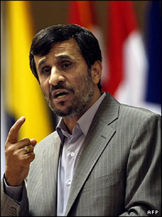 عباس پالیزدار از نسل کسانی است که در دوره ریاست جمهوری محمود احمدی نژاد در فضای سیاسی ایران ظهور پیدا کرده و "افشاگر" لقب گرفته اند.