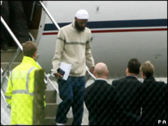 آقای محمد ماه پیش به بریتانیا بازگشت